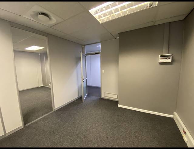 175M² OFFICE TO LET IN STEENBERG